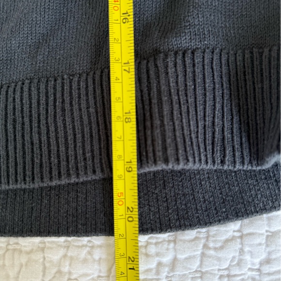Everlane Dark Gray Turtleneck Sweater - Picture 6 of 7